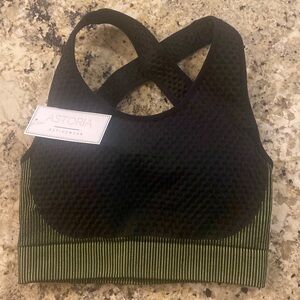Astoria compression gio sports bra black textured and subtle green stripe‎ gym